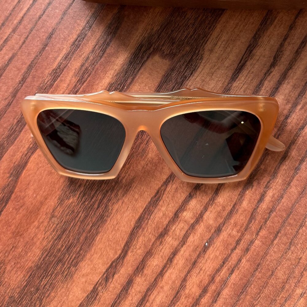 Illesteva Lisbon Sunglasses in Peach Acetate